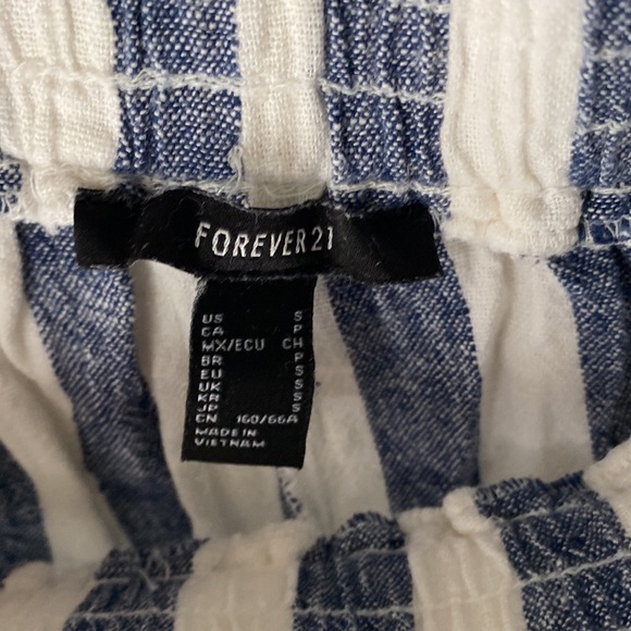 Blue and white striped Forever 21 shorts, size S. - Picture 3 of 5